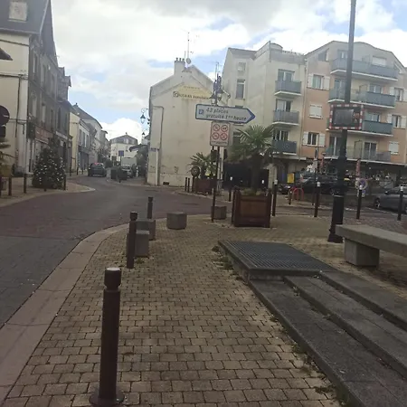 T2 Art Deco Proche Disney-paris-parking